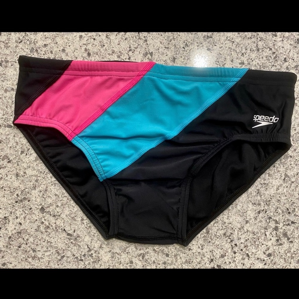 4/$100. Speedo Men’s Brief Swimsuit. Size 32. NWOT